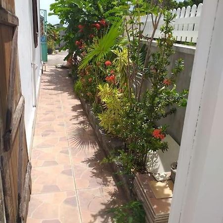 Maison Creole Chaleureuse Avec Stationnement Ле-Гозье Экстерьер фото